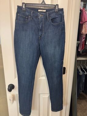 Levi 721 Classic Dark Wash Skinny Leg Jeans